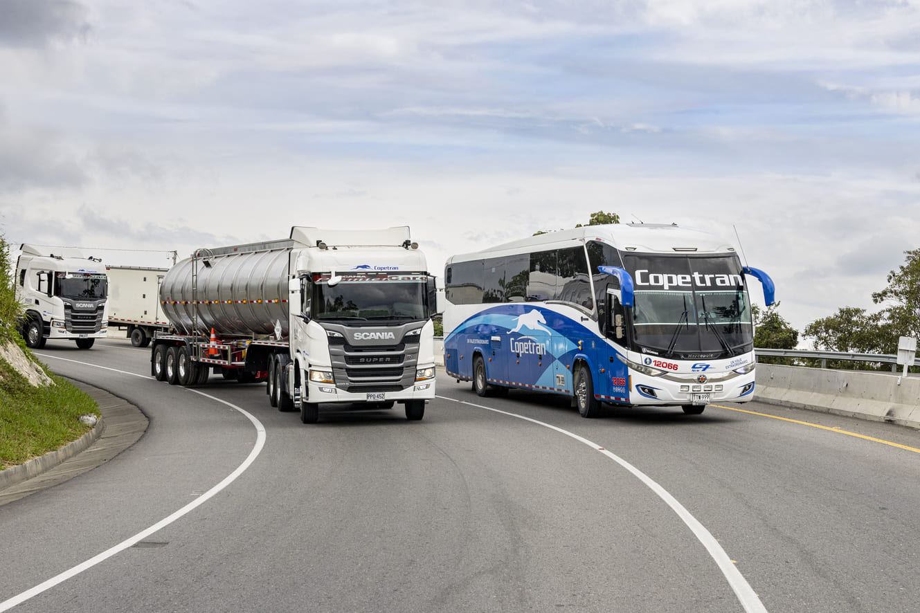 camiones en carretera 3